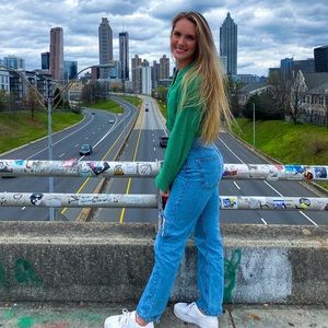 Meet your Posher, Claire